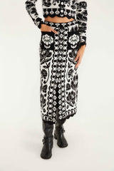 Black & White Floral Arabesque Knit Skirt
