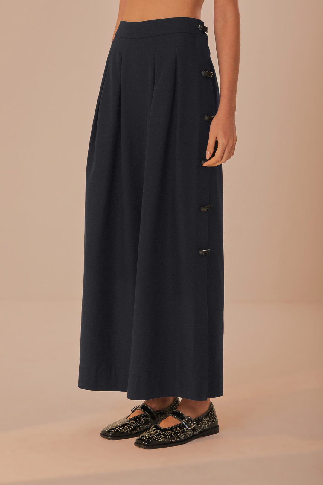 Black Button Pants – FARM Rio