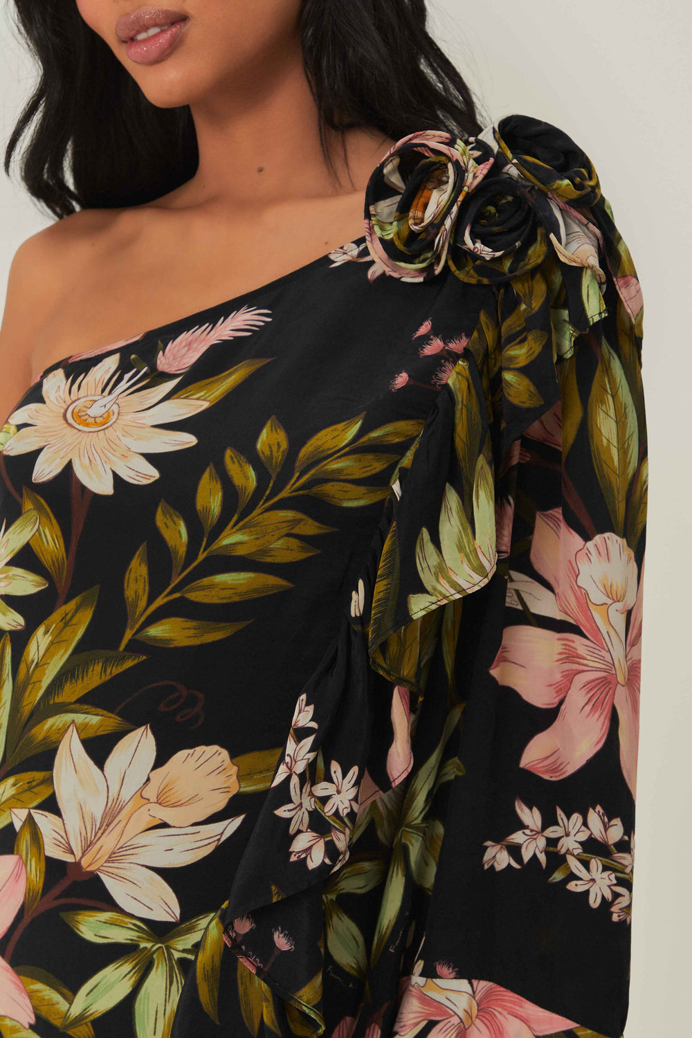 Black Surreal Flowers One-Shoulder Maxi Dress – FARM Rio