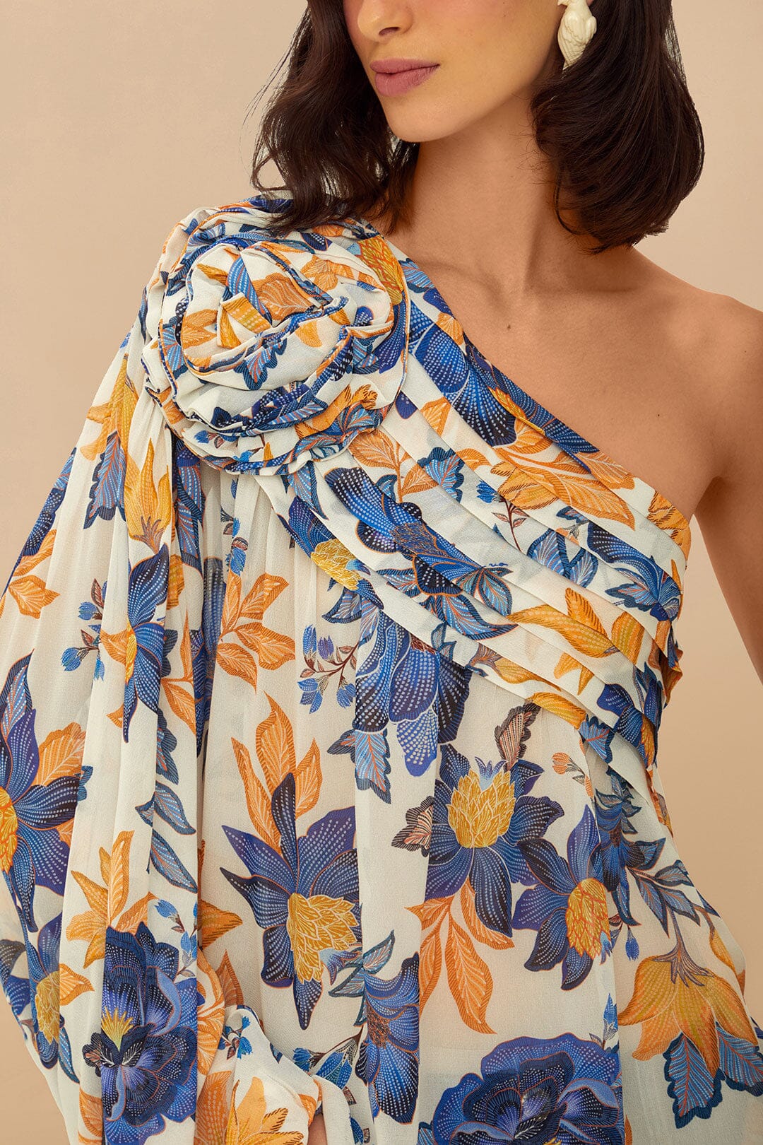 Off-White Summer Flowers 3D Rose One-Shoulder Blouse – FARM Rio