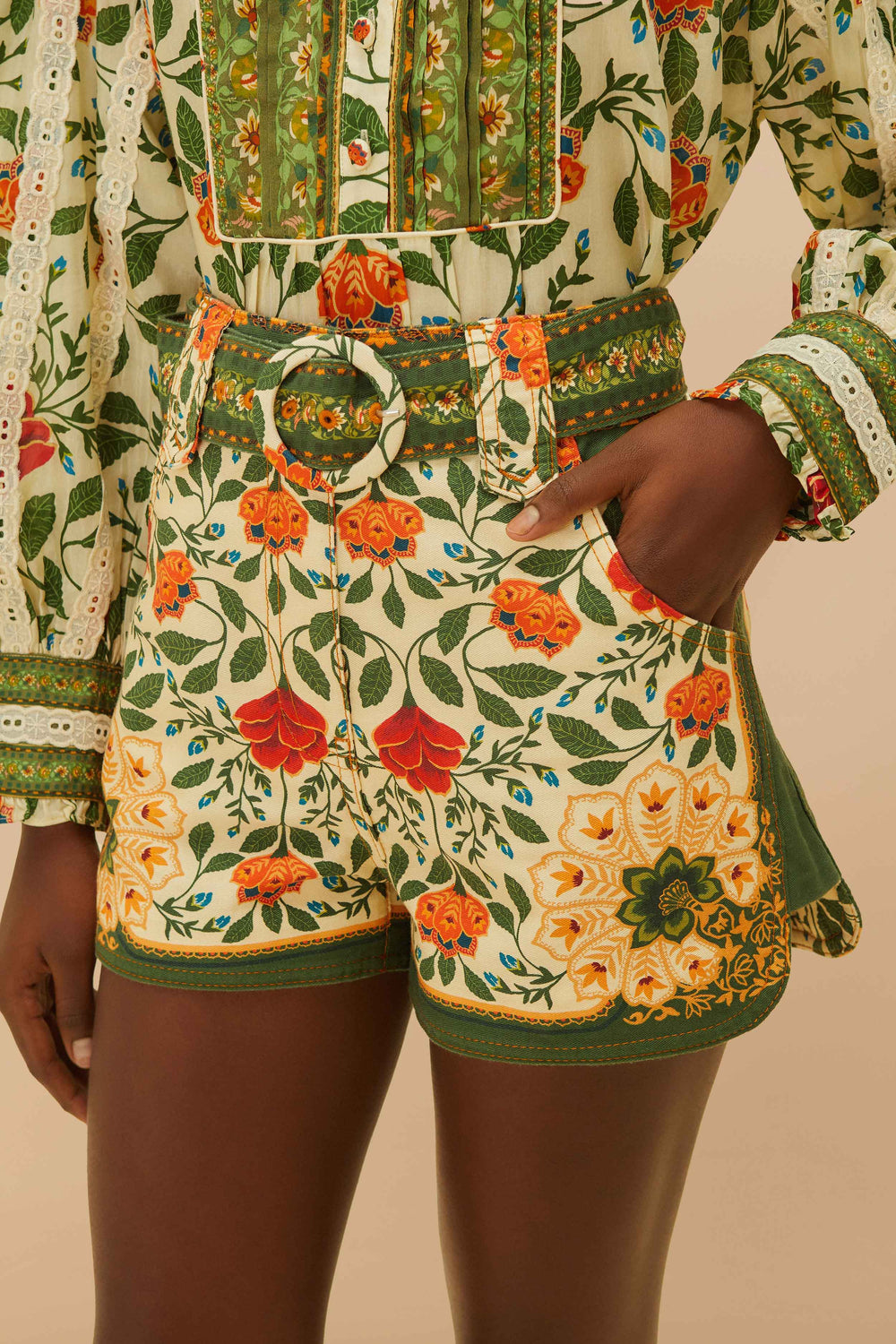 Sand Garden Tapestry Shorts – FARM Rio