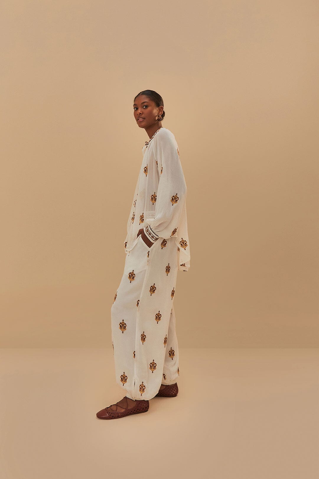 Off-White Anchor Tapestry Embroidered Pants – FARM Rio