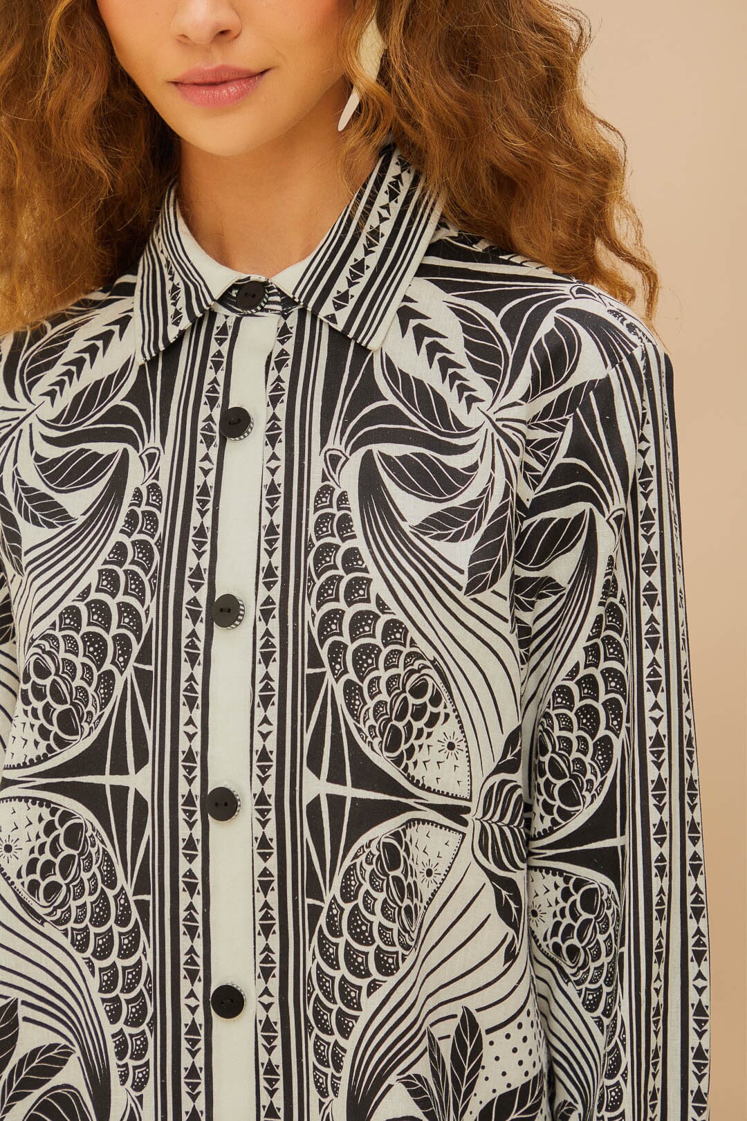 Off-White Monochrome Elegance Scarf Shirt – FARM Rio