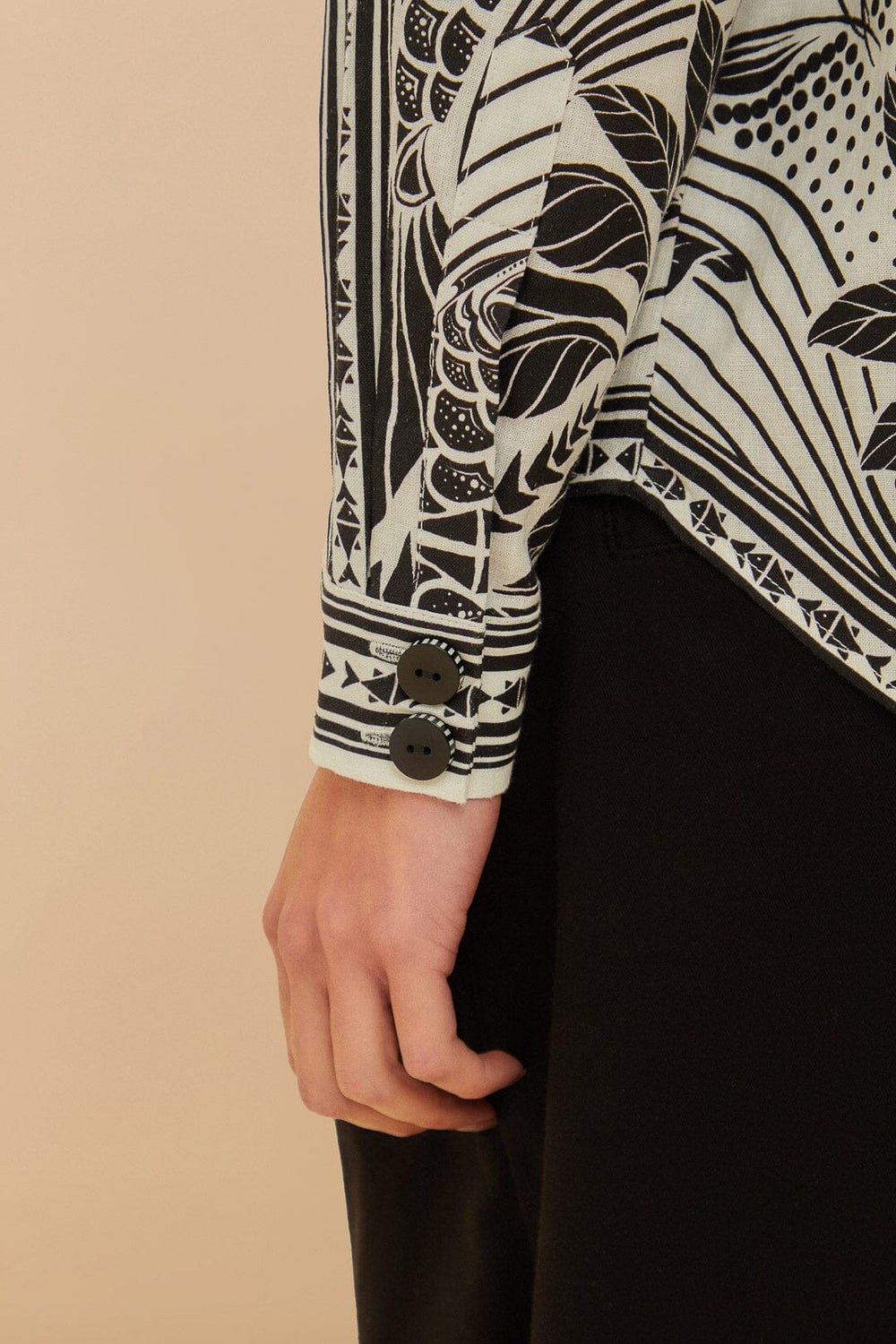 Off-White Monochrome Elegance Scarf Shirt – FARM Rio