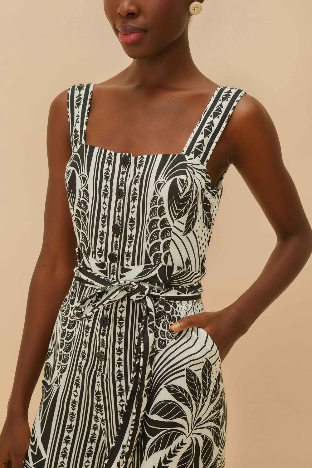 Off-White Monochrome Elegance Scarf LENZING™ ECOVERO™ Euroflax™ Romper – FARM Rio