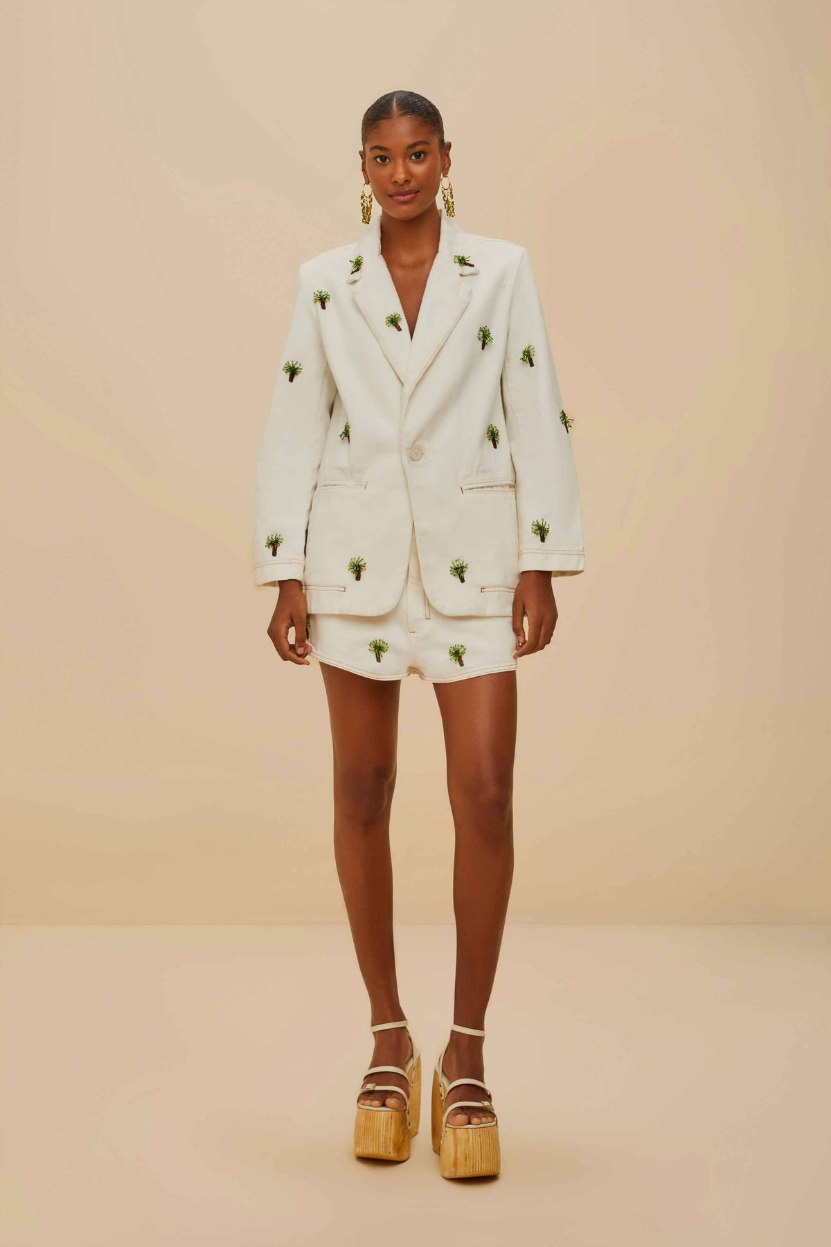 Off-White Embroidered Coconut Tree Shorts – FARM Rio