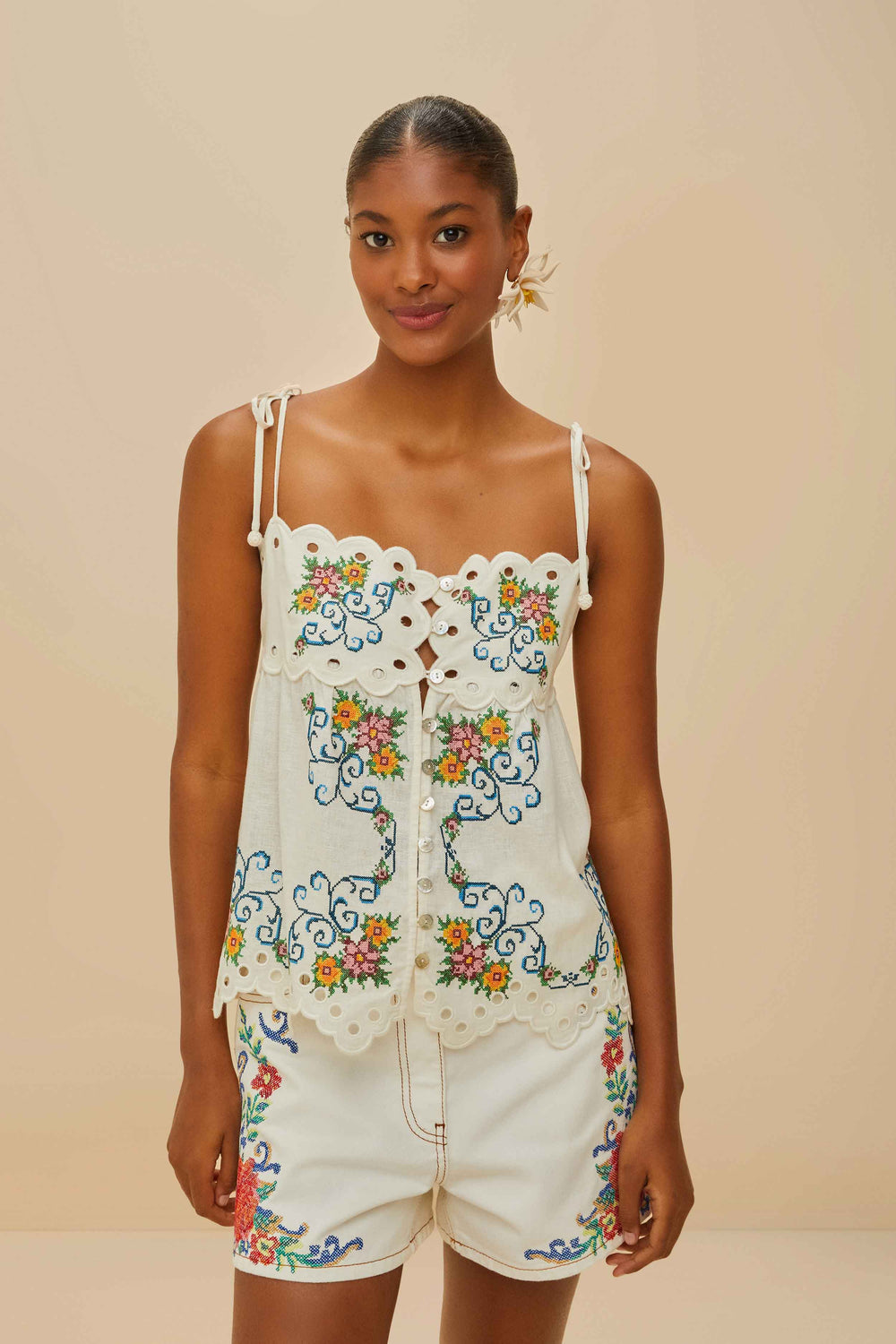 Off-White Flower Tapestry Embroidered Shorts – FARM Rio