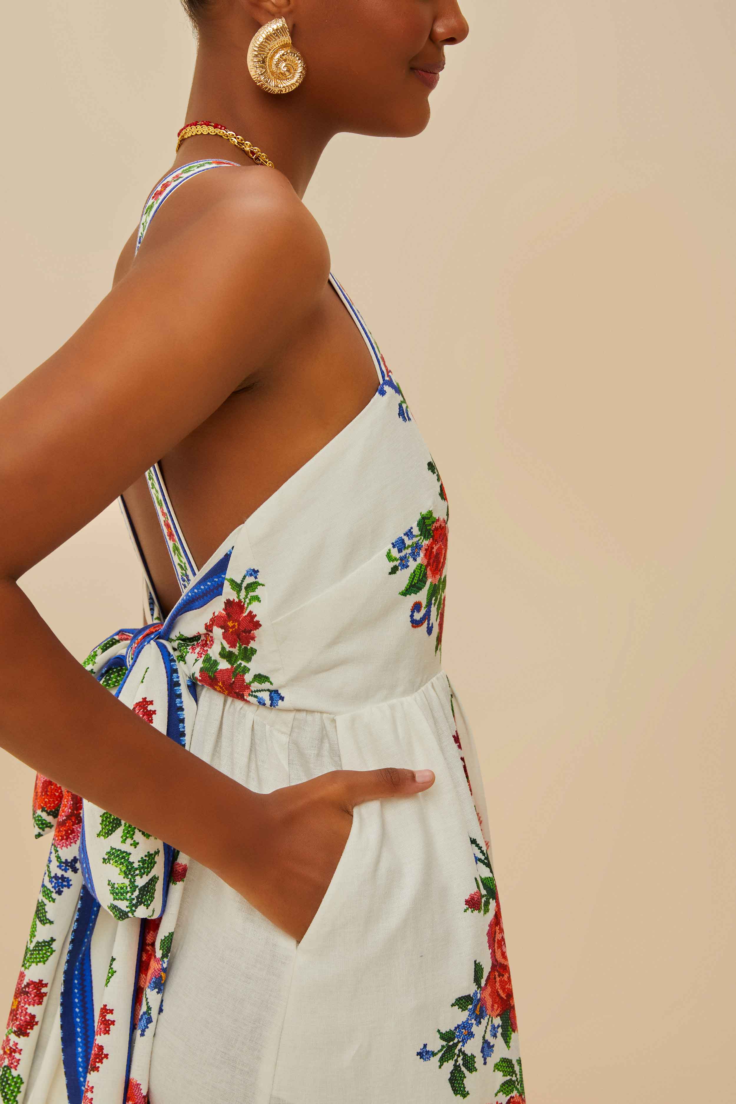 Off-White Flower Tapestry LENZING™ ECOVERO™ Euroflax™ Maxi Dress – FARM Rio