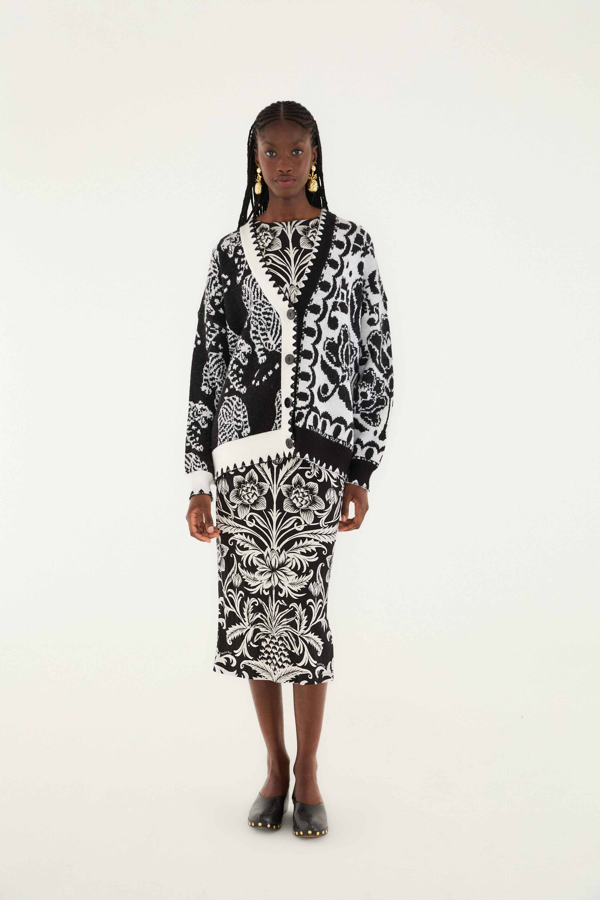 Black & White Mixed Striped Tigers Buttoned Knit Cardigan