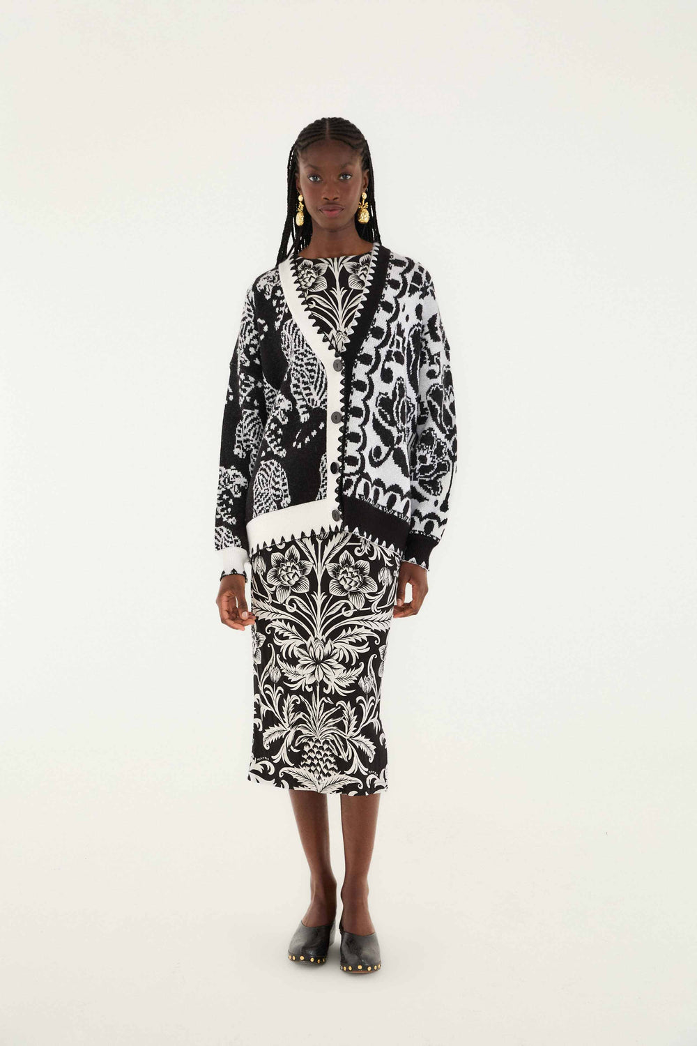 Black & White Mixed Striped Tigers Buttoned Knit Cardigan