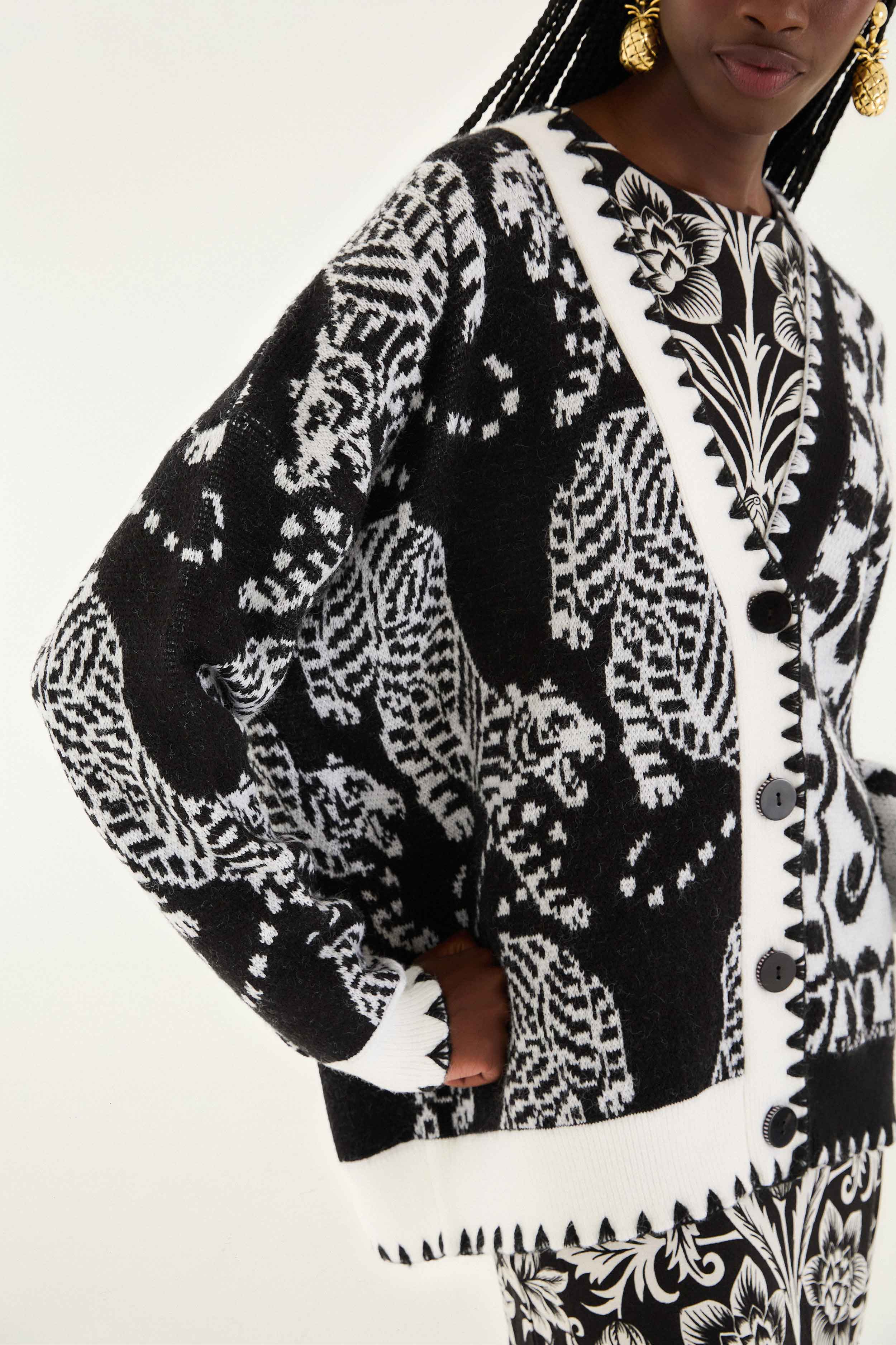 Black & White Mixed Striped Tigers Buttoned Knit Cardigan