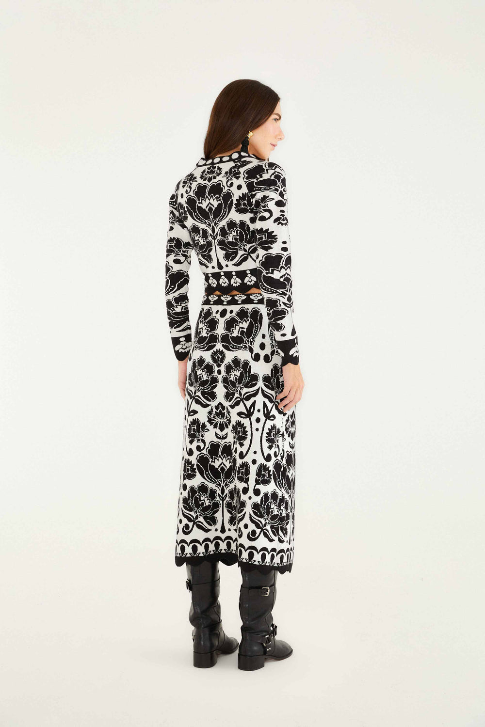 Black & White Floral Arabesque Knit Skirt