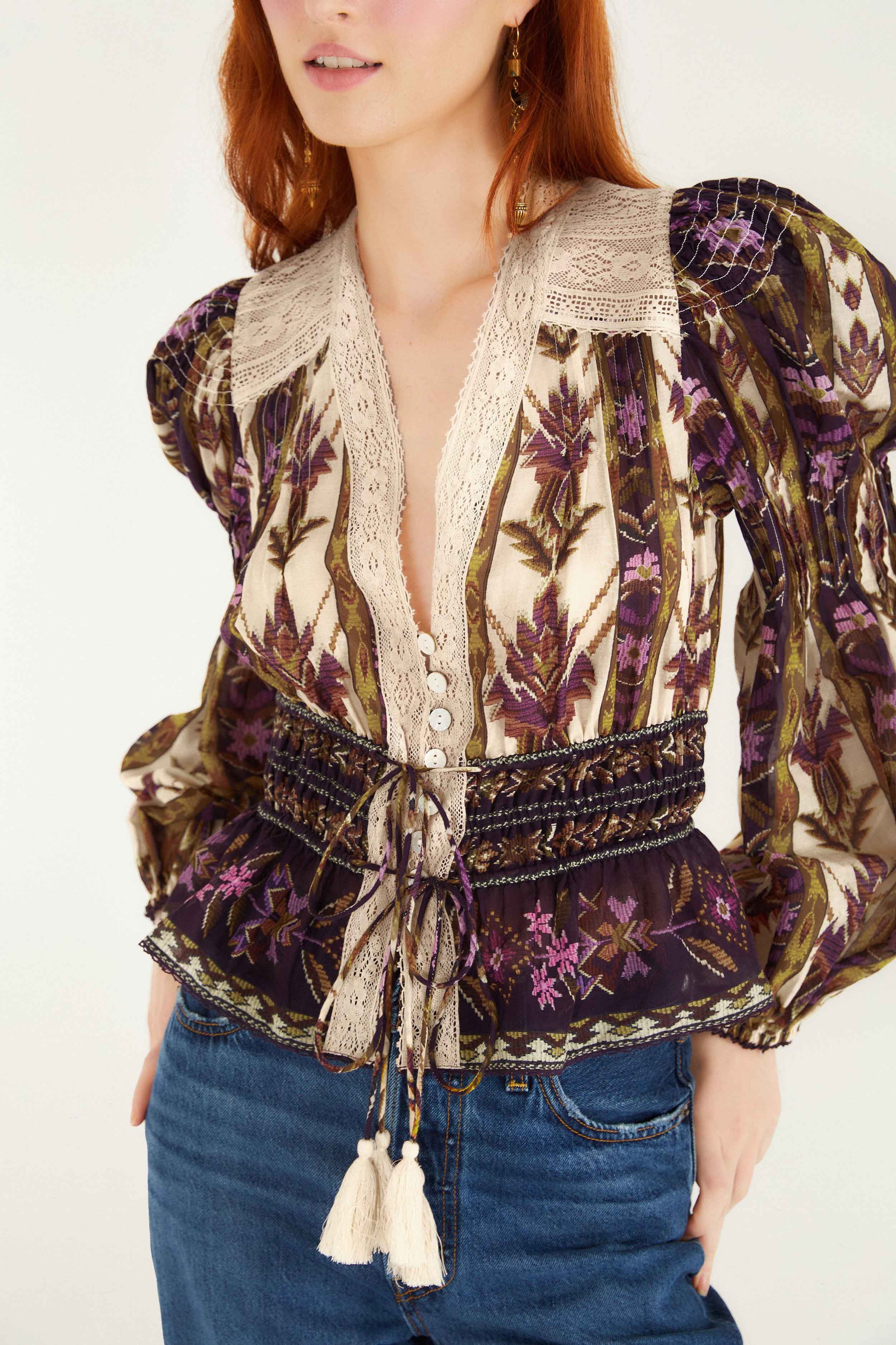 Sand Embroidered Tapestry Long Sleeve Blouse