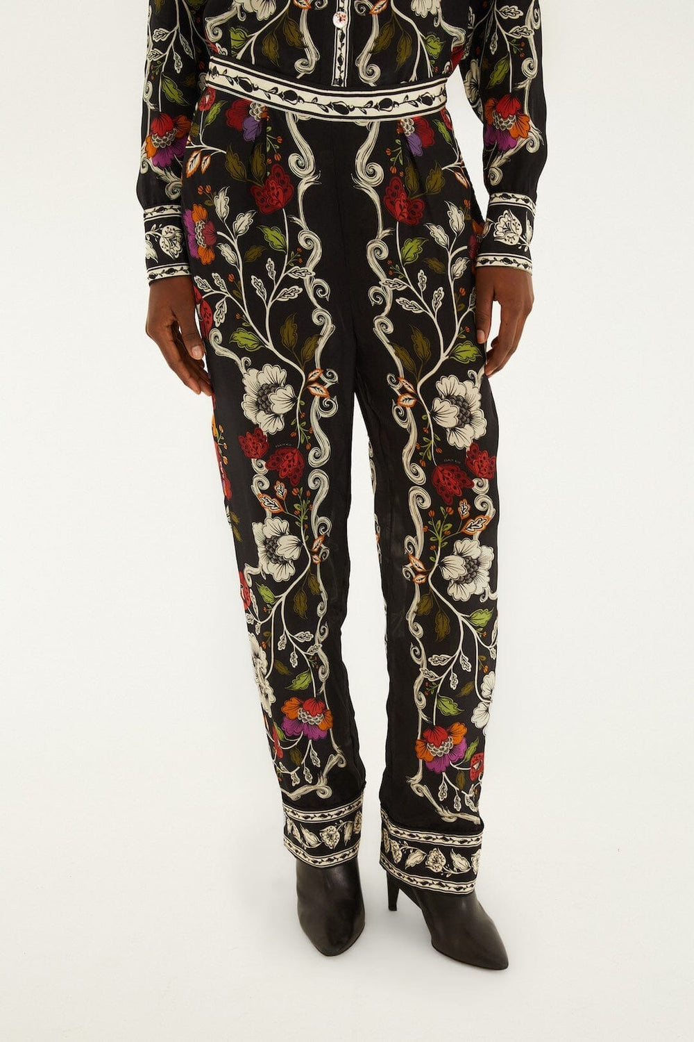 Black Rococo Flowers Pockets Pants